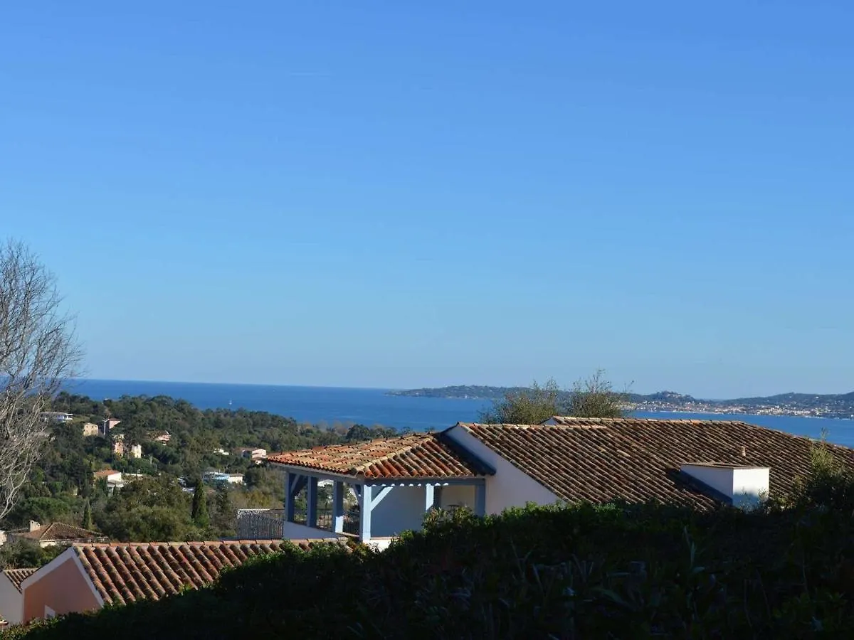 3 Pieces Avec Terrasse, Clim Et Parking A Grimaud - Fr-1-226-390 Apartment France